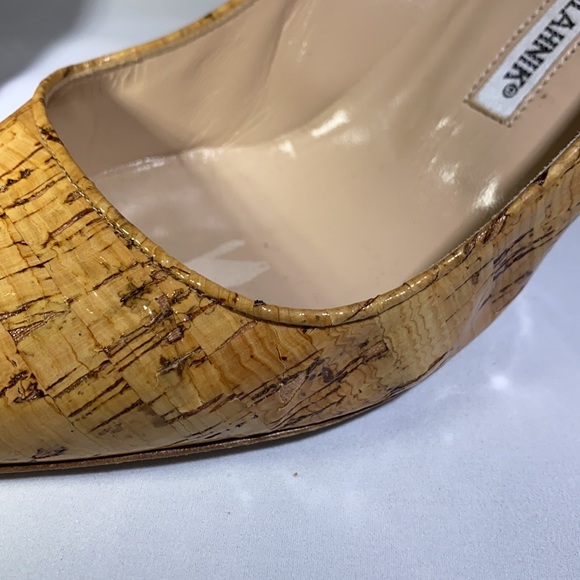 Manolo Blahnik Pump 36 1/2 Patent Cork - Picture 8 of 8